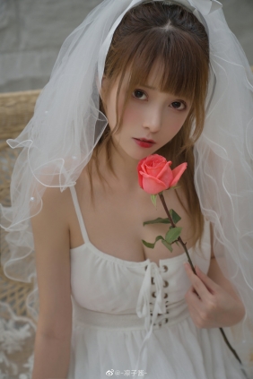 凛子酱 - 微博写真合集 [1415P-6.05GB]