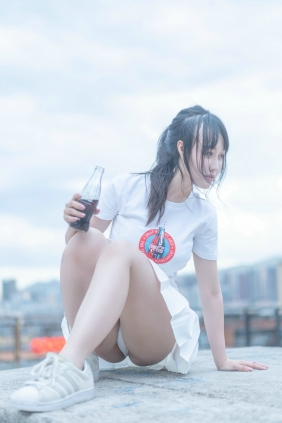 动漫博主脱尾巴Mizuki - 可乐JK [18P-33MB]