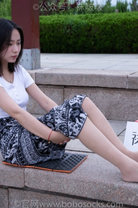 BoBoSocks袜啵啵 No.014 思思-华伦天奴高跟鞋、肉丝 [140P1V-6.17GB]