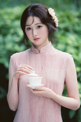 [YITUYU]艺图语 2025.09.10 往事流转在你眼眸 山山花桃 [16P-80MB]
