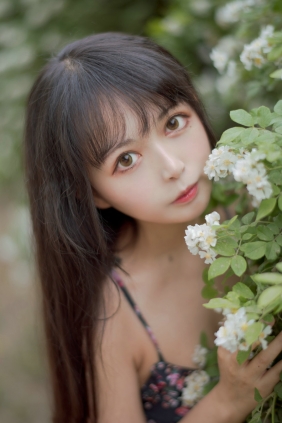 大眼萌妹黑猫猫OvO - 蔷薇1 [22P-257MB]
