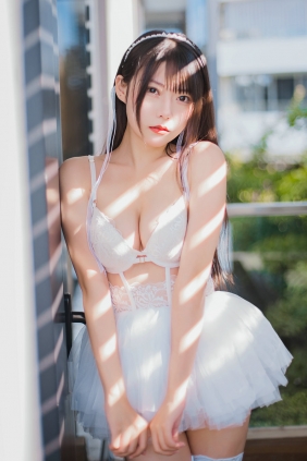 香草喵露露写真 - 杨枝甘露 白色纱裙 [48P1V-1.22GB]