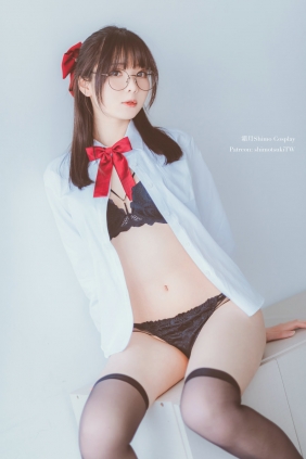 微博妹纸霜月shimo - JK [17P-204MB]