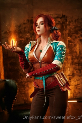 Sweetie Fox - Triss Merigold [31P-49MB]