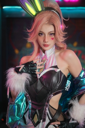 动漫博主如月灰 - Battle Bunny Miss Fortune [17P-104MB]