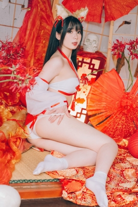 微博妹纸霜月shimo - Fox Miko [14P-264MB]