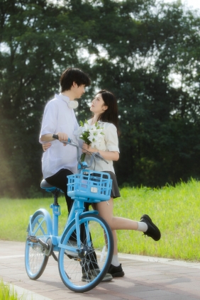 [YITUYU]艺图语 2025.10.11 情侣日系风格 风信 [23P-261MB]
