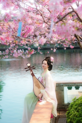 [YITUYU]艺图语 2026.03.31 春樱 笑一笑 [13P-228MB]