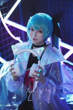 动漫博主铁板烧鬼舞w - 妖舞耳机miku [18P1V-232MB]