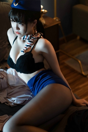 鬼马少女阿薰kaOri - 制服 [33P1V-332MB]
