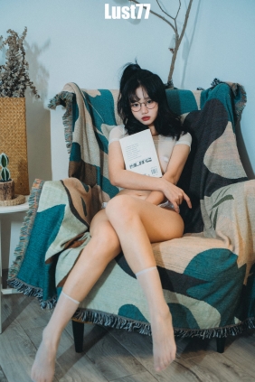 动漫博主柒柒要乖哦 - 少女记实录 [76P-1.27GB]