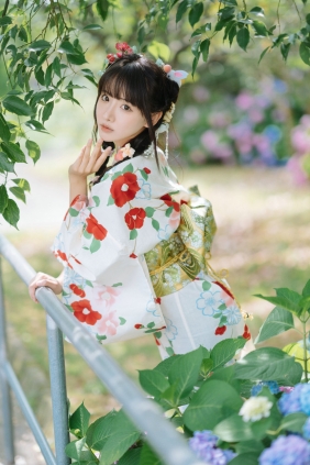 紫氯氯 - 无尽夏 [18P-58MB]