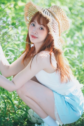 [YITUYU]艺图语 2025.10.25 我的夏日是被浓郁绿色覆盖的梦 一加一 [32P-705MB]