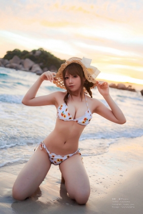 萌妹子Nyako喵子 - 向日葵比基尼 [66P1V-149MB]