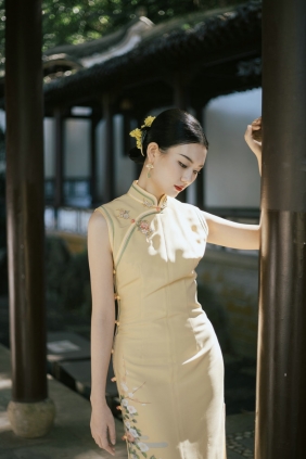 [YITUYU]艺图语 2025.12.13 与光同尘 苡季 [10P-107MB]