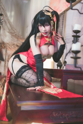 柘烟_Zuken - 大凤旗袍 [24P-336MB]