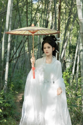 [YITUYU]艺图语 2025.11.25 竹青林深 陈十二ing [48P-368MB]