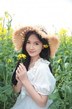 [YITUYU]艺图语 2025.05.26 油菜花生命力 小南 [30P-200MB]