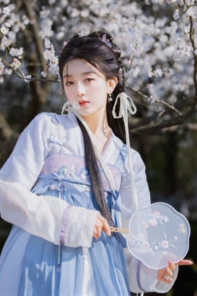 [YITUYU]艺图语 2025.12.17 梅花初绽 奥特有点慢 [38P-418MB]