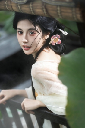 [YITUYU]艺图语 2025.10.26 荷 [17P-206MB]