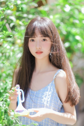 [YITUYU]艺图语 2025.05.19 夏日街道 菠萝有点甜 [24P-232MB]