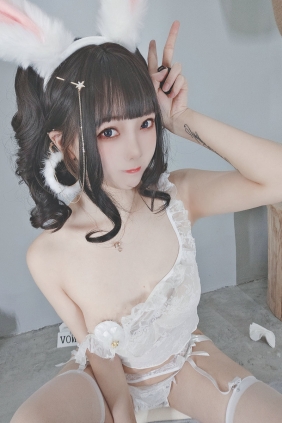 动漫博主名濑弥七 - 情人节 [34P2V-211MB]