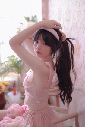 [YITUYU]艺图语 2026.01.09 鲜花与少女 尤哩 [10P-217MB]
