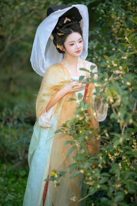[YITUYU]艺图语 2025.11.22 几度秋意浓，最是桂花香。 熊猫牙 [12P-141MB]