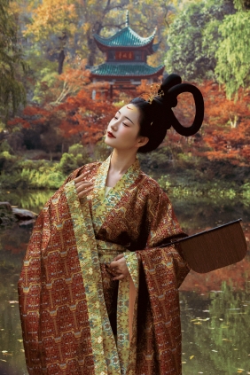 [YITUYU]艺图语 2026.01.25 秋游爱晚亭 芊苓 [36P-647MB]