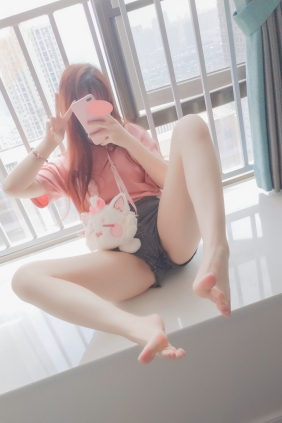 动漫博主雪晴Astra - 美腿美足美臀 [177P2V-956MB]