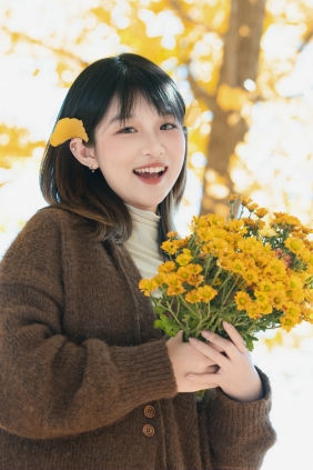 [YITUYU]艺图语 2025.11.16 关于你 [16P-307MB]