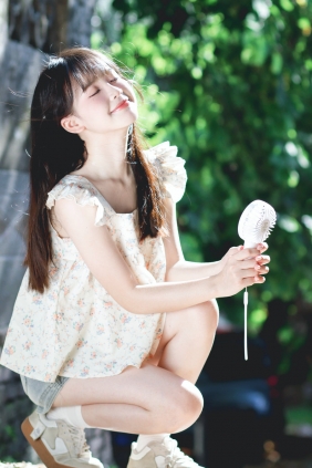 [YITUYU]艺图语 2025.12.21 被光偏爱的少女 西洋西洋菜 [21P-376MB]
