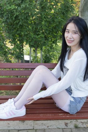 物恋传媒 No.1341 菜菜-无人之岛 [154P1V-4.36GB]