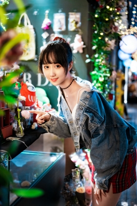 萌系小姐姐木绵绵OwO - 都市夜恋 [26P-2.01GB]