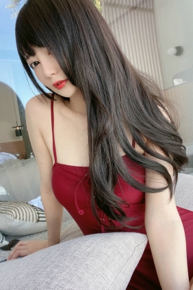 51酱 - 黑红泳装 [72P2V-329MB]