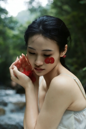 [YITUYU]艺图语 2025.10.29 盛夏光年 [34P-253MB]