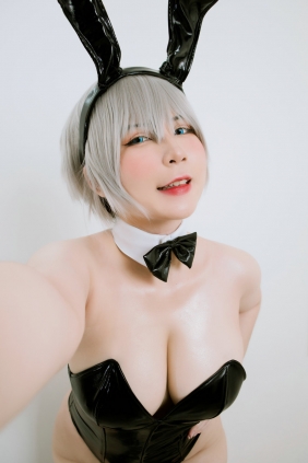 Uy Uy - Uzaki Bunny Suit [24P18V-325MB]