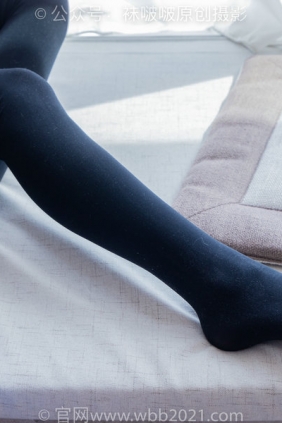 BoBoSocks袜啵啵 No.390 甜甜圈-板鞋、厚黑丝大腿袜、厚白丝大腿袜 [148P1V-6.19GB]