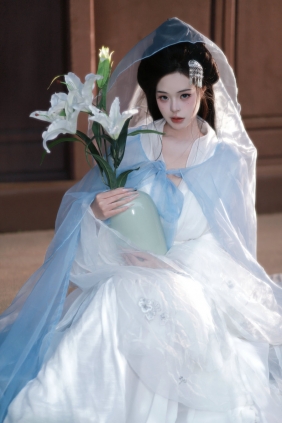 [YITUYU]艺图语 2026.01.06 清冷感汉服 [9P-94MB]
