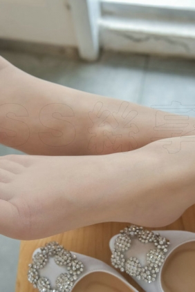 IESS异思趣向 - 模特：文欣《橱窗里的肉丝美女》[99P-45MB]