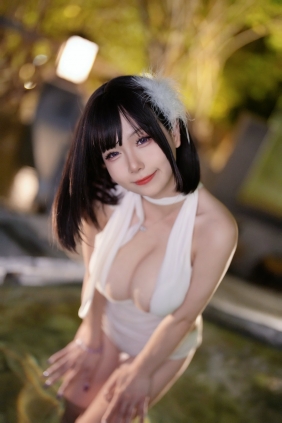 末夜787 - 白色泳装 [23P1V-743MB]