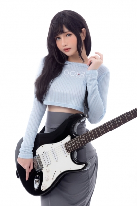 Azami福利 - Guitar Sister [26P-117MB]