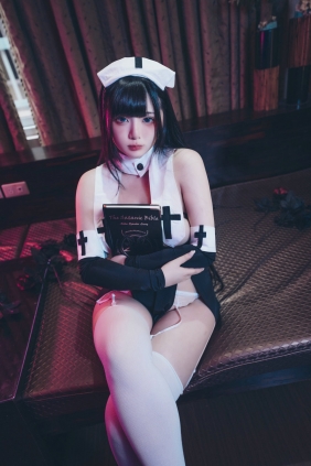 落落Raku - 修女与魔鬼 [36P-347MB]