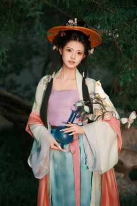 [YITUYU]艺图语 2025.12.11 蕉叶下 松饼啾啾 [28P-0.97GB]