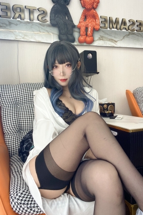 动漫博主Money冷冷 - 白衬衫 [84P2V-2.62GB]