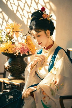 [YITUYU]艺图语 2026.01.30 墙头马上遥相顾 赵噗噗 [20P-528MB]