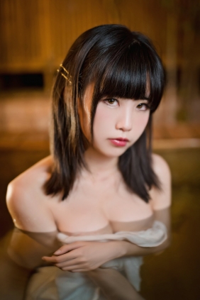 动漫博主水淼aqua - 温泉和服 [20P-242MB]