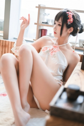 微博妹子三度_69 - 肚兜 [32P-214MB]