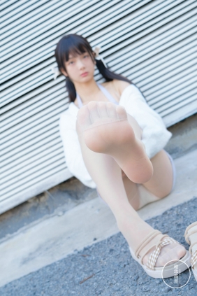 柴系小乖(稚乖画册) - 夜夜 天台停车场肉丝 Lolita [83P1V-4.68GB]