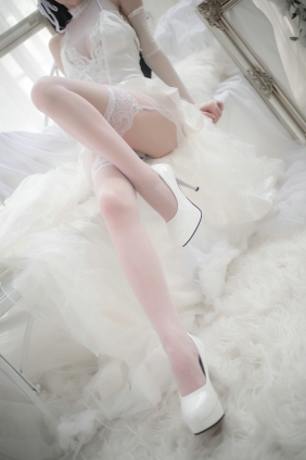 尤物清水由乃 - 爱宕婚纱 [49P1V-1.66GB]